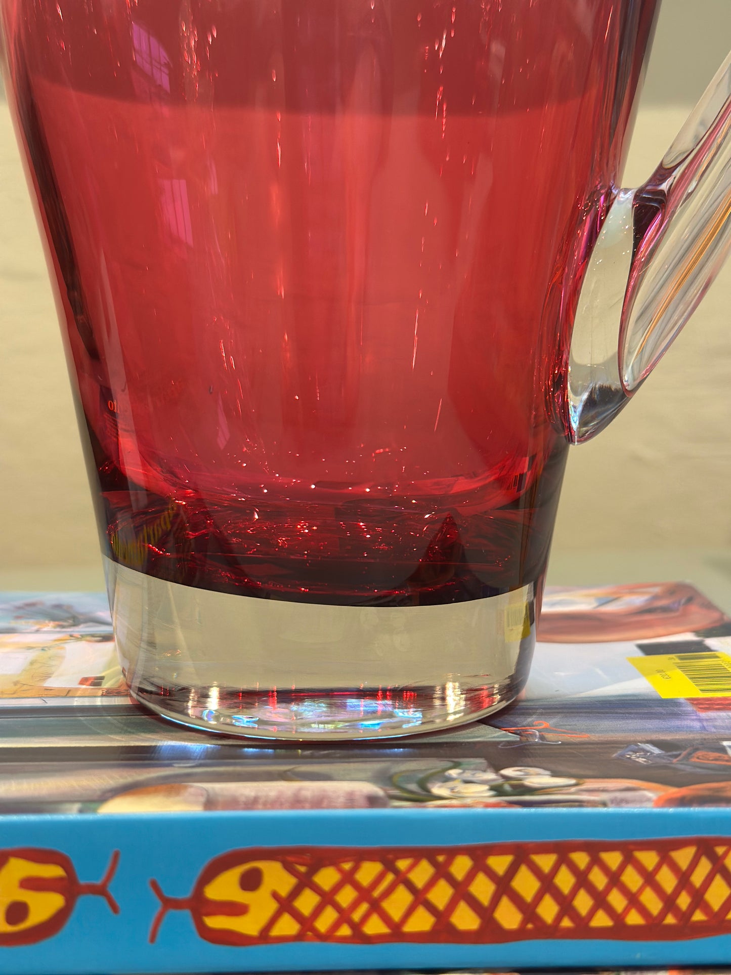 Mundblæst glaskande, Cherry